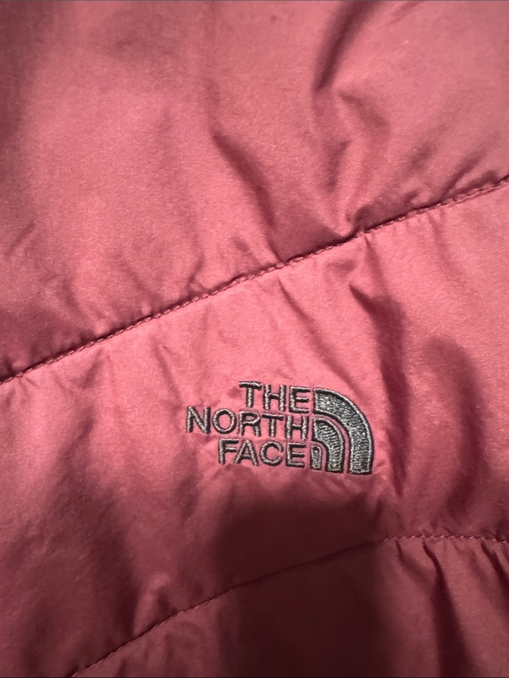 The North Face Women’s Hooded Puffer Jacket - cranberry - Picture 11 of 15